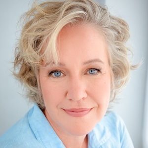 Gunda Frey | Kinder-und Jungendlichen Psychotherapeutin, Autorin, Trauma-Expertin, Unternehmerin & Gründerin der Freymut Akademie