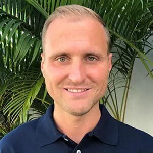 Dr. med. univ. Stefan Rohrer | Internist und Gastroenterologe mit Schwerpunkt auf chronische Magen-Darmbeschwerden