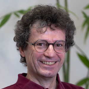Dr. Rene Woytinas