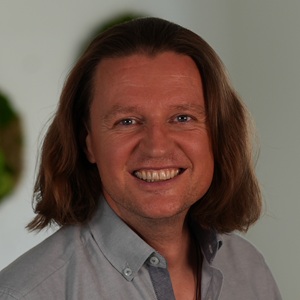 Dr. Stefanos Trapp